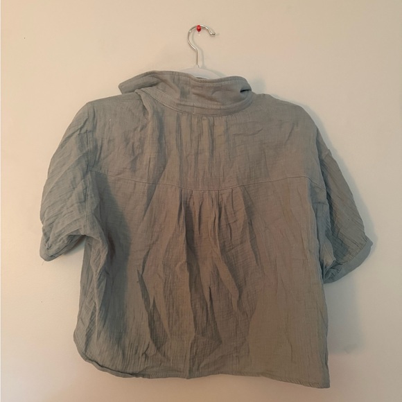 Green Cropped Blouse - Picture 6 of 6